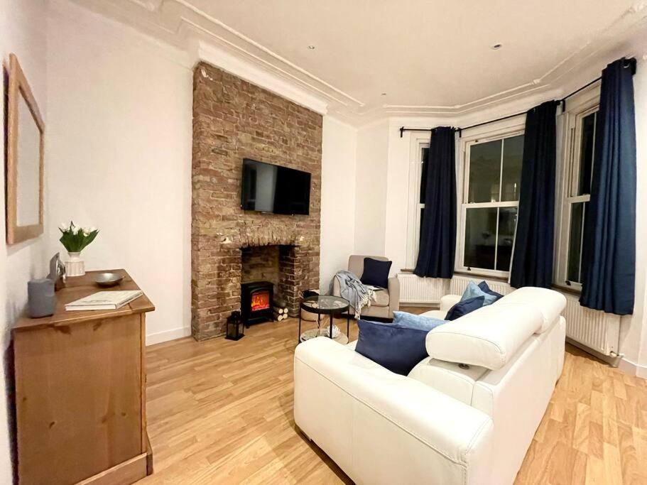 Appartamento A Charming One Double Bedroom Flat