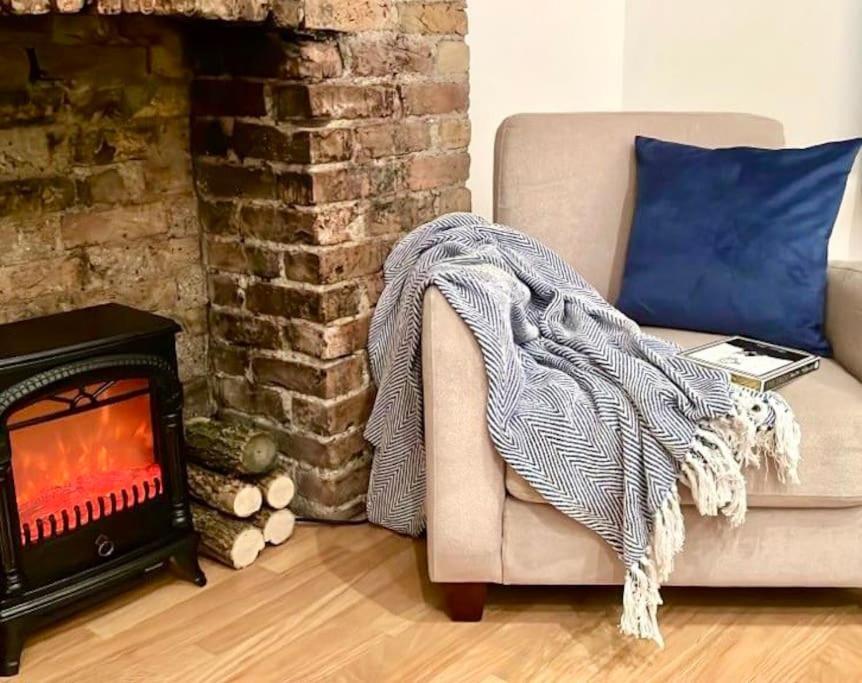 Appartamento A Charming One Double Bedroom Flat Londra